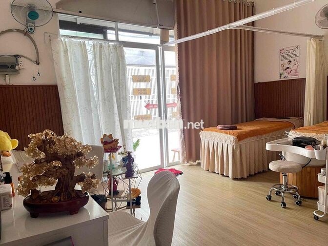 Sang tiệm spa mới 99%  giá Sang 40tr