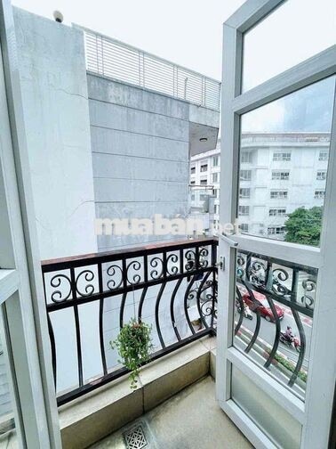 Căn hộ ban công lớn - Full nội thất - thang máy ngay khu Sân bay
