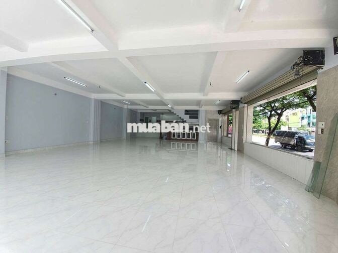 CHO THUÊ  NHÀ  GÓC 2 MT T,ÊN L,ỬA BÌNH  TRỊ ĐÔNG BÌNH TÂN 270TR THÁNG 