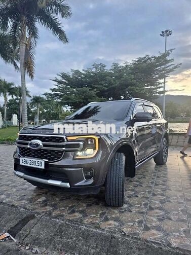 Ford Everest Platinum 2025 4x4 Nâu
