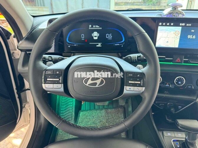 Hyundai Accent 2024 ĐB 23.000km trắng