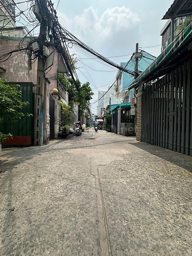 Bán Nhà Diện Tích Khủng Tại Nguyễn Khoái Quận 4. (250m2)