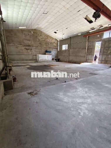 Xưởng Xe Tải 10tan 20 x 15m Có Cẩu Trục điện 3pha