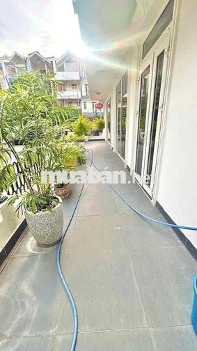 cho thuê mặt bằng góc 2 mặt tiền khu Himlam 100m2