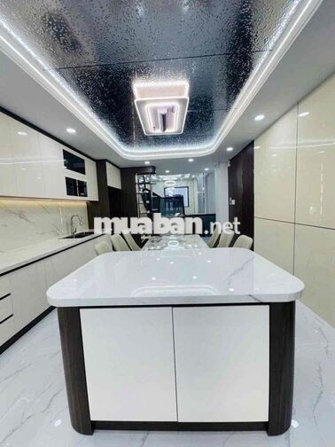 Cho thuê nhà: 20 tr/tháng 4m x 20m 1 Trệt, 1 Lửng, 3 Lầu, gồm 5 Phòng