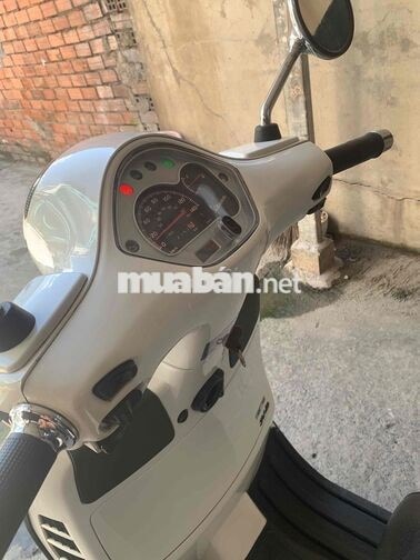 Piaggio Vespa GTS 125 2014 trắng