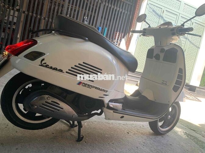 Piaggio Vespa GTS 125 2014 trắng