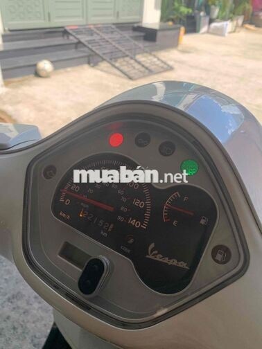 Piaggio Vespa GTS 125 2014 trắng