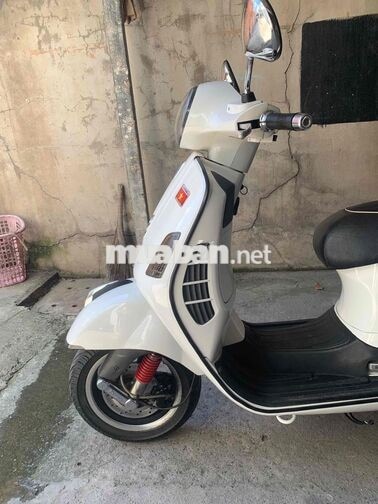 Piaggio Vespa GTS 125 2014 trắng