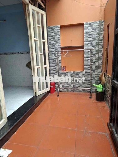 CHO THUÊ NGUYÊN CĂN DƯƠNG BÁ TRẠC Q8 2 TẦNG : 7tr