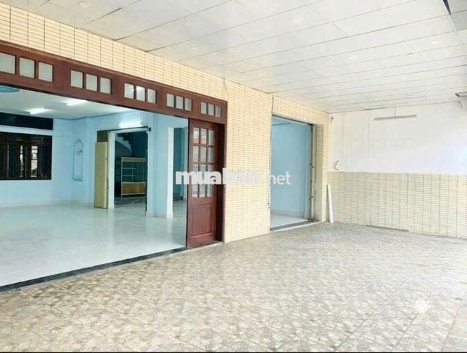 Cho thuê mặt bằng ngay mặt tiền QL1A- VỊ TRÍ ĐẸP VÀO KINH DOANH NGAY