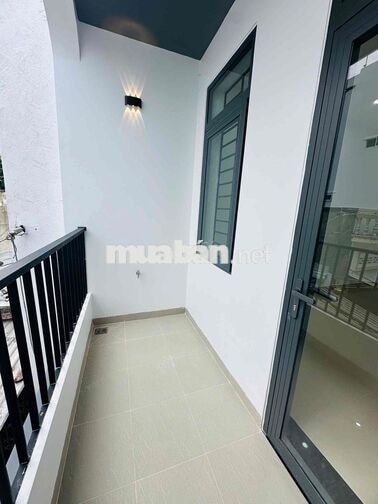 bán nhà 2 tầng mới 100%  mặt tiền đường Việt Bắc cách biển chỉ tầm 40