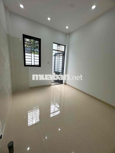 bán nhà 2 tầng mới 100%  mặt tiền đường Việt Bắc cách biển chỉ tầm 40