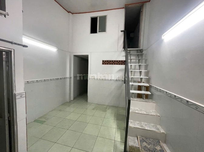 NHÀ mới sơn sửa có máy lạnh hẻm 58/19/6 Thạch Lam giá 7tr/ tháng 