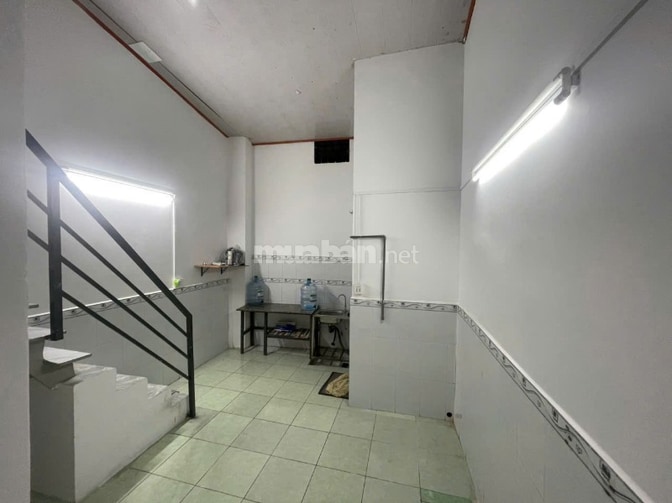 NHÀ mới sơn sửa có máy lạnh hẻm 58/19/6 Thạch Lam giá 7tr/ tháng 