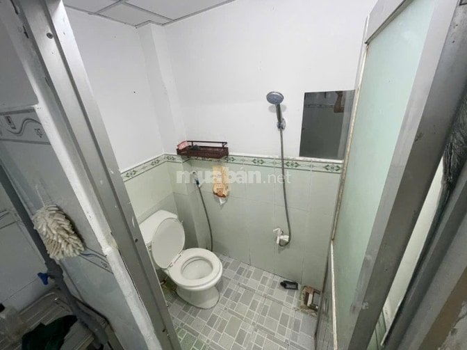 NHÀ mới sơn sửa có máy lạnh hẻm 58/19/6 Thạch Lam giá 7tr/ tháng 