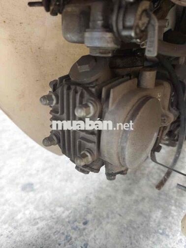 Honda Cub 50cc màu Đỏ trắng