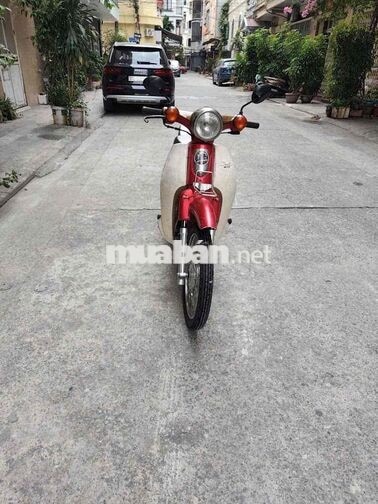 Honda Cub 50cc màu Đỏ trắng