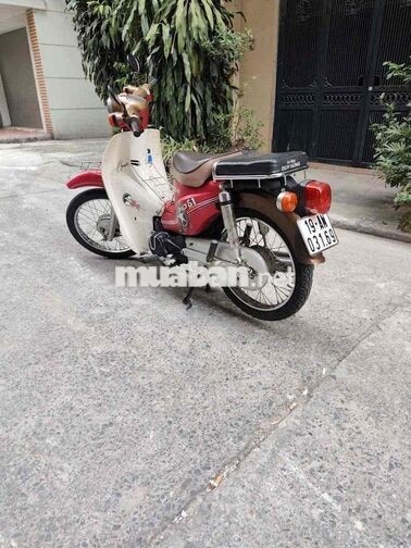Honda Cub 50cc màu Đỏ trắng