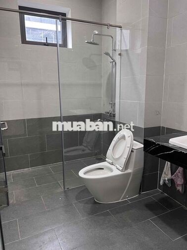 CHO THUÊ NHÀ PHỐ FULL NỘI THẤT CÓ THANG MÁY TRUNG TÂM THÀNH PHỐ MỚI