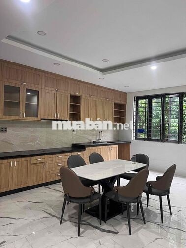 CHO THUÊ NHÀ PHỐ FULL NỘI THẤT CÓ THANG MÁY TRUNG TÂM THÀNH PHỐ MỚI