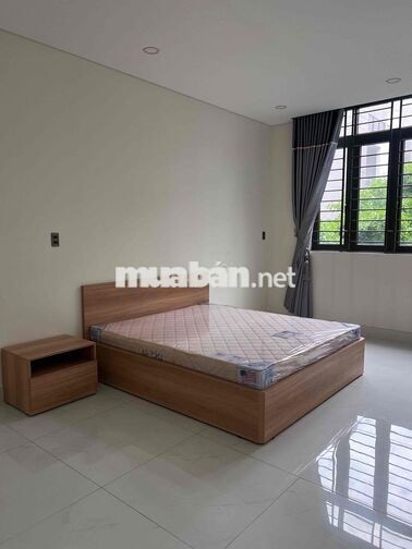 CHO THUÊ NHÀ PHỐ FULL NỘI THẤT CÓ THANG MÁY TRUNG TÂM THÀNH PHỐ MỚI