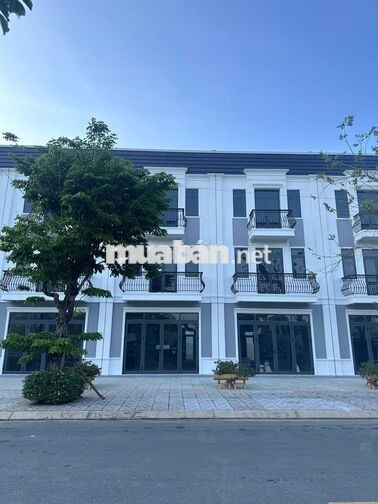 Bán nhà phố bằng giá căn hộ. 5x22 3 lầu view sông, công viên 5 tỷ full