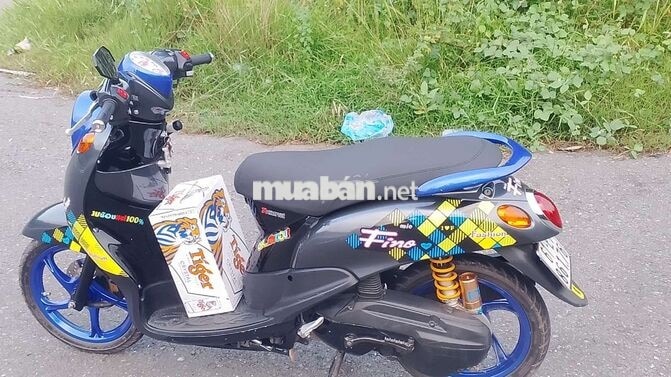 Yamaha Mio Fino màu Đen xanh