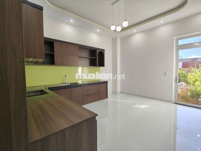 CHO THUÊ NHÀ MỚI XÂY MẶT TIỀN VIEW THÀNH PHỐ 5PN ĐÀ LẠT 22TR