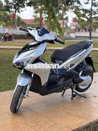 Honda Air Blade 2019 màu Bạc Poscher