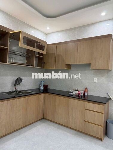 CHO THUÊ CĂN HỘ 2 PHÒNG NGỦ SÂN RỘNG RÃI FULL NỘI THẤT HẺM NGÔ QUYỀN