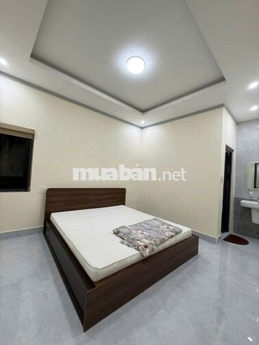 CHO THUÊ CĂN HỘ 2 PHÒNG NGỦ SÂN RỘNG RÃI FULL NỘI THẤT HẺM NGÔ QUYỀN