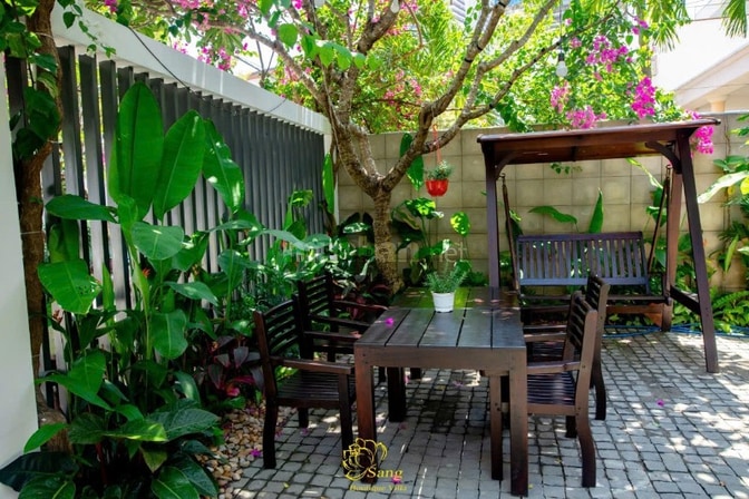 biệt thự ,gần biển, 300m2 sàn, 3 tầng 1 hầm, full nội thất pccc