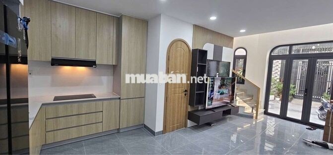 ĐỐI DIỆN UBND QUẬN,SÁT VINCOM 3TẦNG VIEW ĐỈNH FULL NỘI THẤT CAO CẤP
