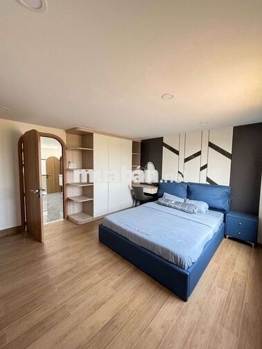ĐỐI DIỆN UBND QUẬN,SÁT VINCOM 3TẦNG VIEW ĐỈNH FULL NỘI THẤT CAO CẤP