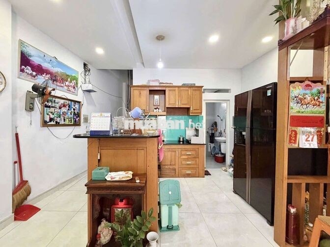 4 TẦNG 52m2 GIÁP BÌNH THẠNH HXH CÁCH MT 20m LÀM ĐƯỜN 7PN, 7.6 TỶ