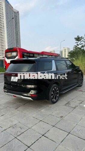 Kia Carnival  2022 màu đen - 800tr