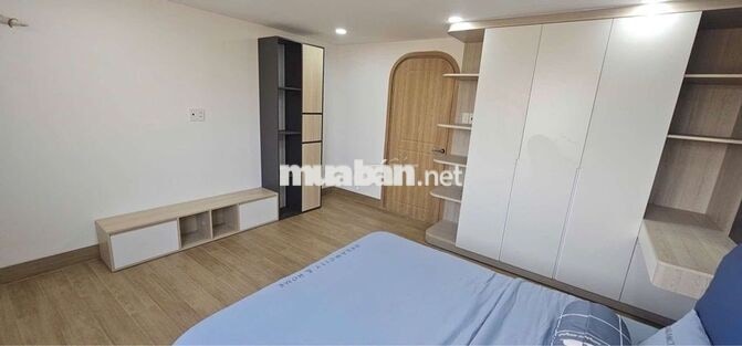 ĐỐI DIỆN UBND QUẬN,SÁT VINCOM 3TẦNG VIEW ĐỈNH FULL NỘI THẤT CAO CẤP