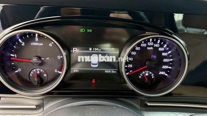 Kia Carnival  2022 màu đen - 800tr
