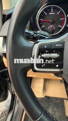 Kia Carnival  2022 màu đen - 800tr