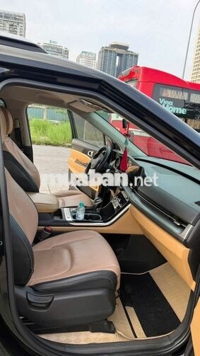 Kia Carnival  2022 màu đen - 800tr
