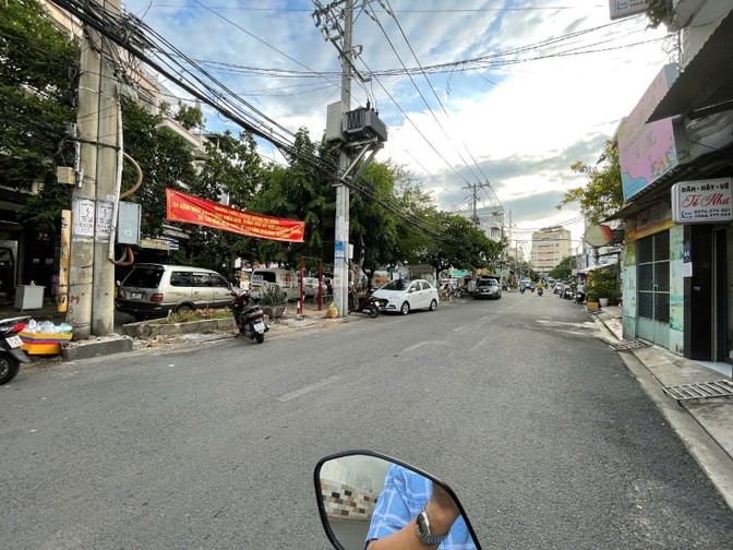 Ngộp bank nhà HXH dtích 6.2*30m=185m2, 1 lầu 4pn Lê Ngã, Q. Tân Phú