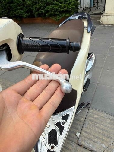 Honda Vision 2018 Smartkey màu kem