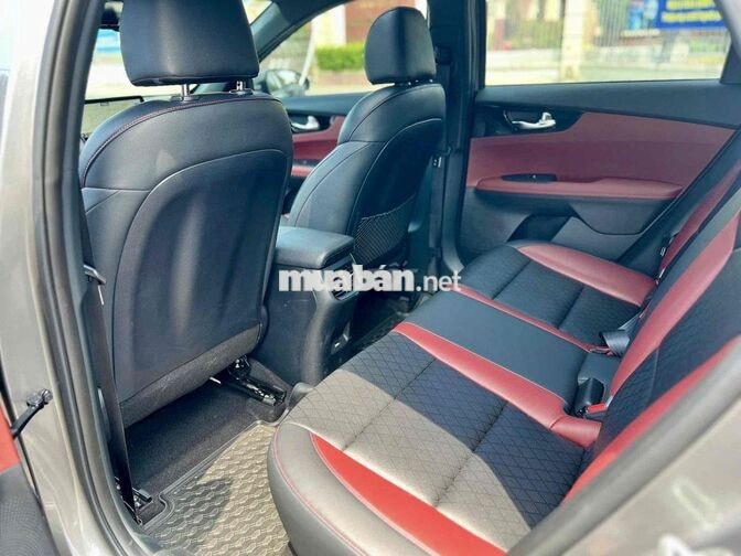 KIA K3 2024 2.0 Premium 9.000km sơn zin 100%