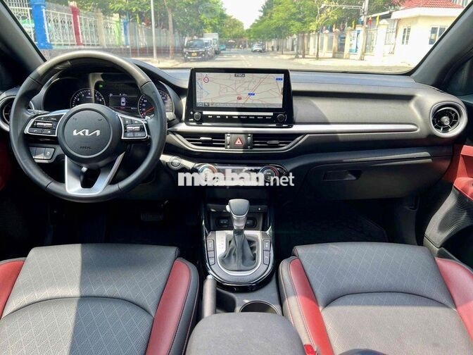KIA K3 2024 2.0 Premium 9.000km sơn zin 100%
