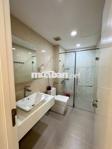 Căn hộ cao cấp full nội thất Millennium Bến Vân Đồn ở liền giá tốt