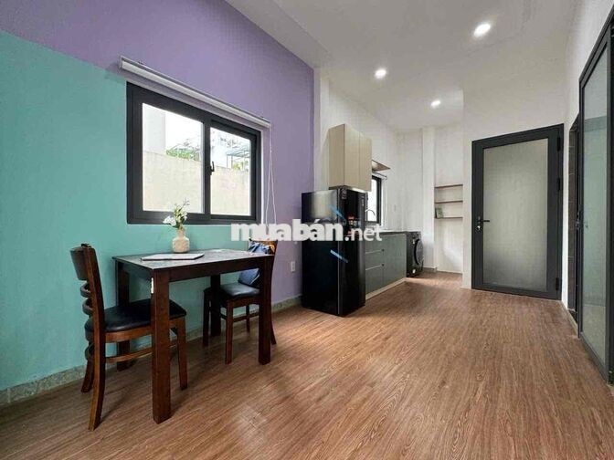 Cho thuê căn 2pn tách bếp ban công máy giặt full nt Cao Thắng quận 10
