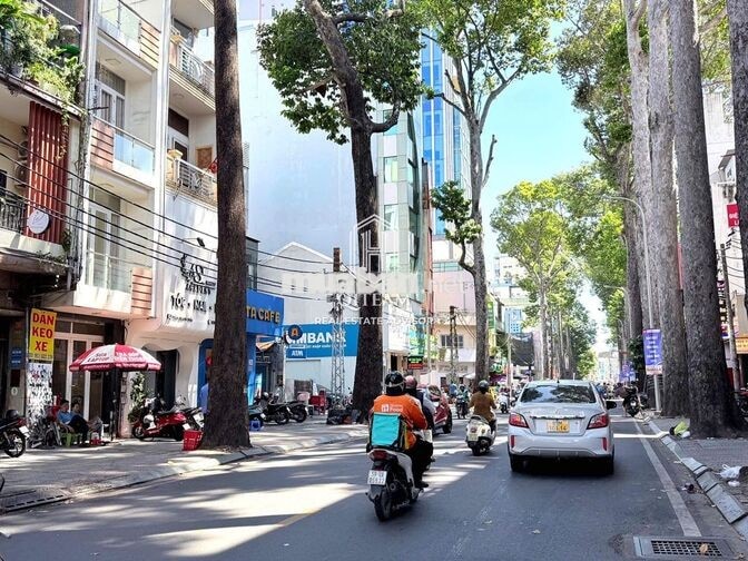 NGANG 6M CHO THUÊ MẶT TIỀN TRẦN QUANG KHẢI QUẬN 1