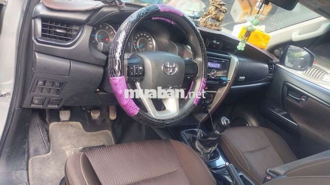 Toyota Fortuner 2017 Số sàn Máy dầu Bạc