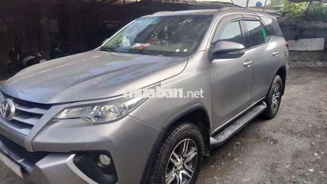 Toyota Fortuner 2017 Số sàn Máy dầu Bạc